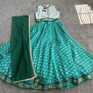girls/teen lehenga Wedding/ceremonial/party/garba NWT